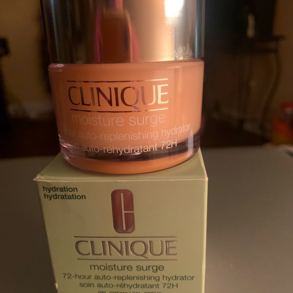 Clinique Moisture Surge